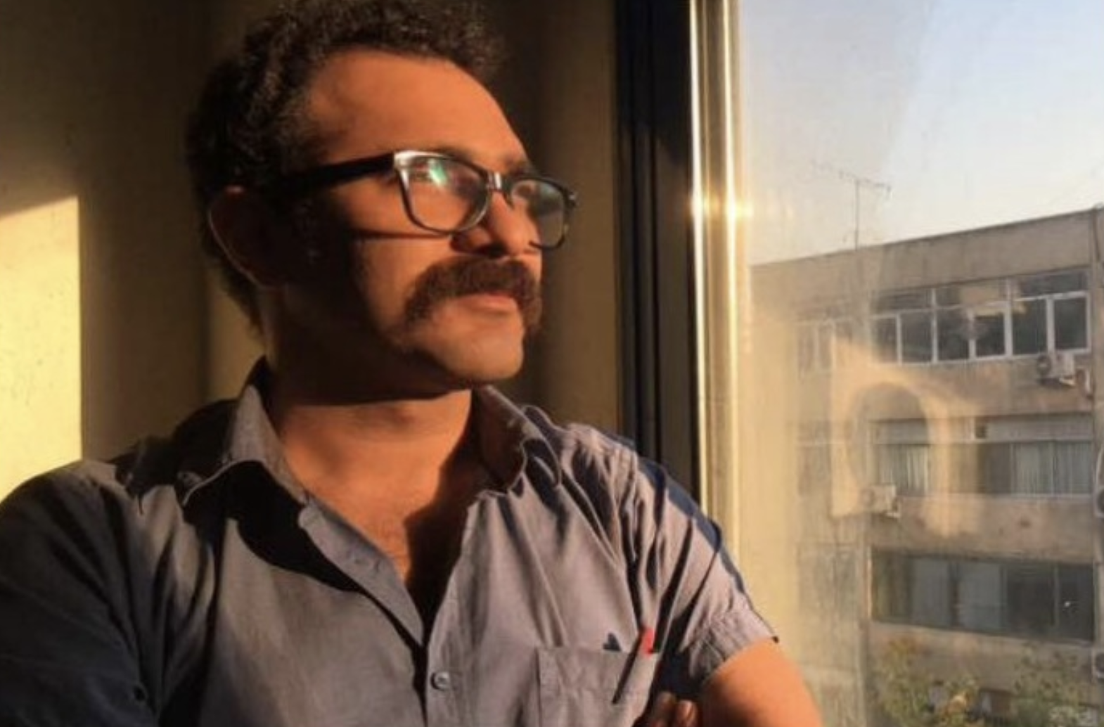 آرش گنجی، نویسنده و مترجم برای تحمل ۵ سال زندان راهی اوین شد